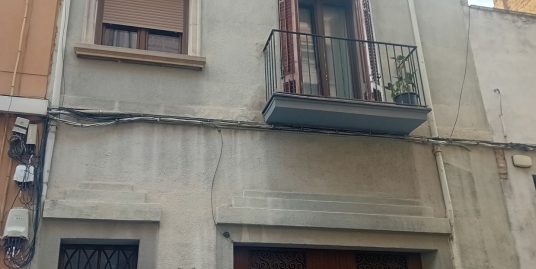 EN VENTA ESPLENDIDA CASA ADOSADA EN LA MURALLA SANT ANTONI, 103, VALLS