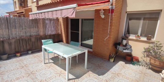 CASA/CHALET ADOSADO SEMINUEVO EN VENTA EN CALLE ANTÒNIA PARÍS, VALLMOLL