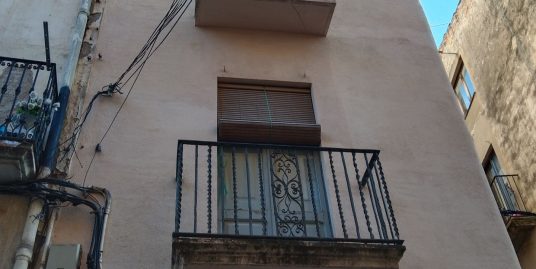 CASA/LOCAL ADOSADO EN VENTA EN PLAZA DE LES ESCUDELLES, VALLS